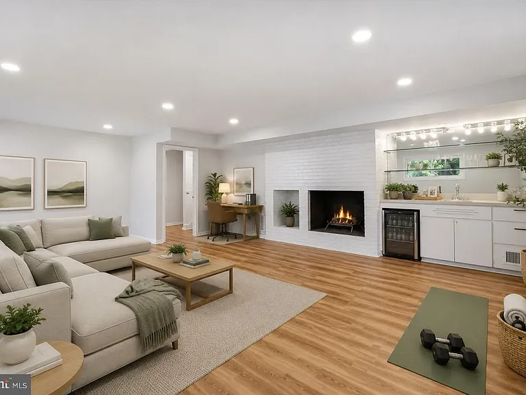 6614 Melody Ln — Photo 11