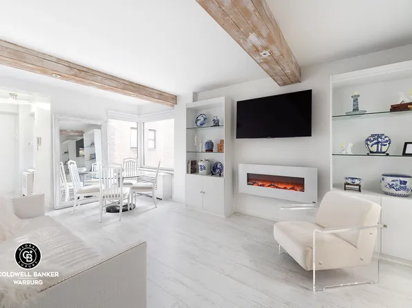 750 Park Avenue image 3 of 5