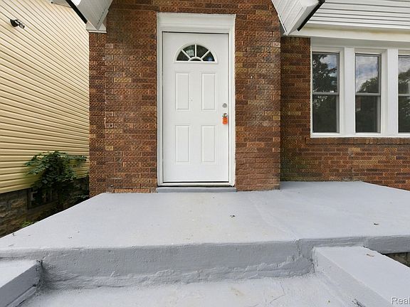 5th image of 19429 Eureka St