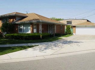 8940 Ozark Ave, Morton Grove, IL 60053