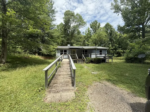 211 Pinetree Rd, Sewanee, TN 37375