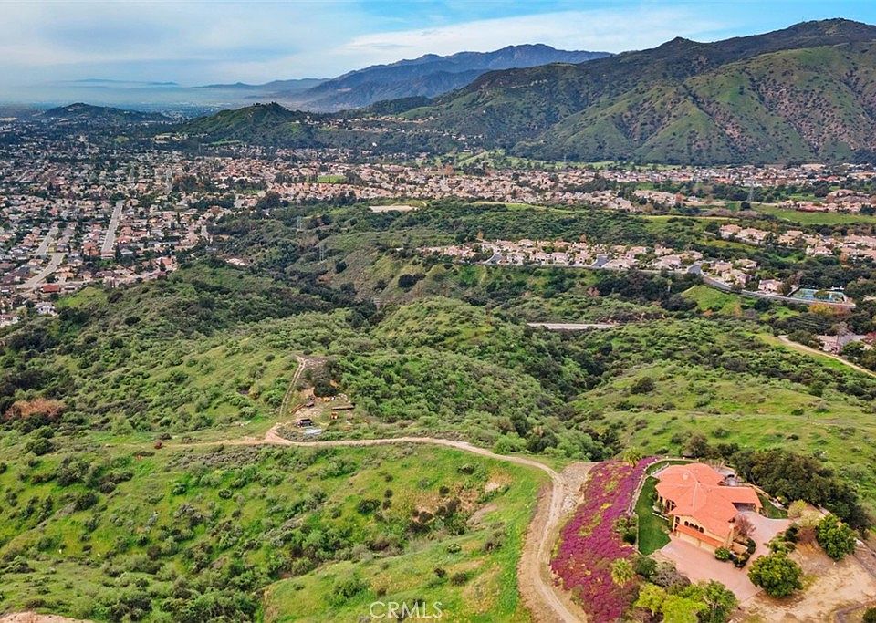 1st image of 350 Roughrider Rd