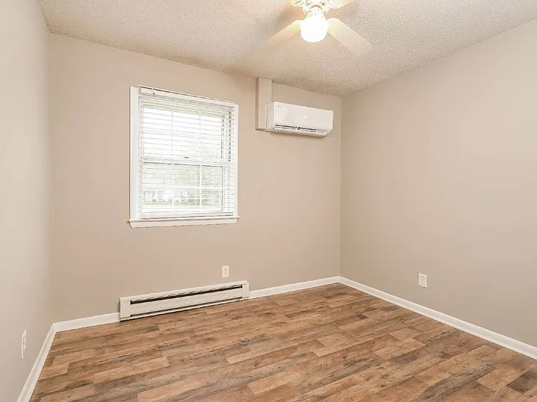 717 Milling Rd — Photo 12