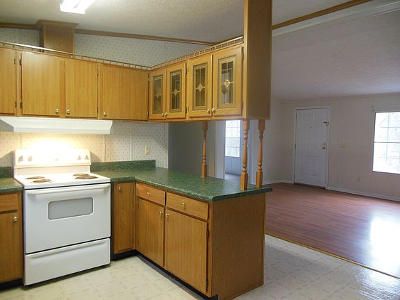 kitchen looking to lr