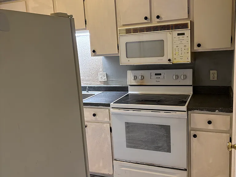 1295 Schaub Dr #A — Photo 10