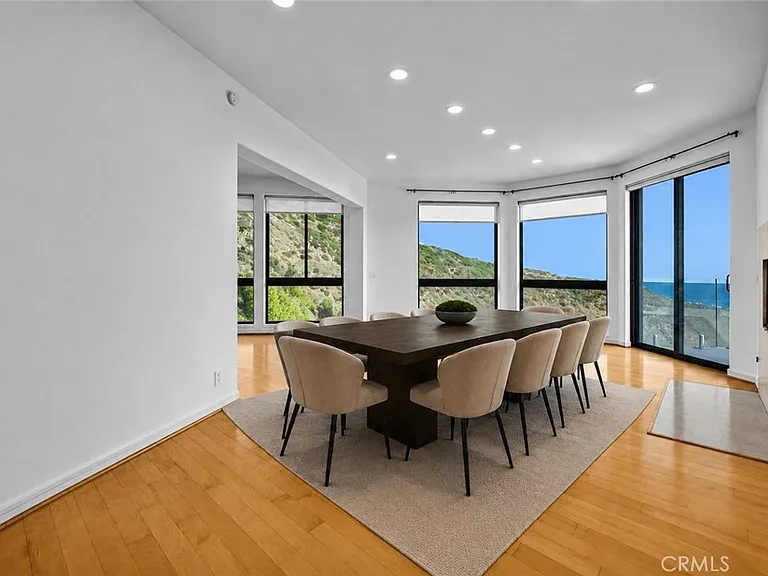 1326 Skyline Dr — Photo 19