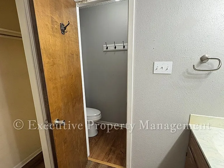 410 Jeffrey Ln — Photo 27