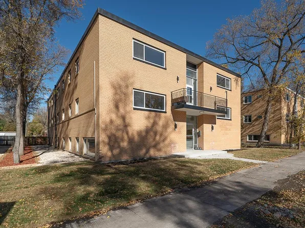 303 Stradbrook Ave #11, Winnipeg, MB R3L 0J5
