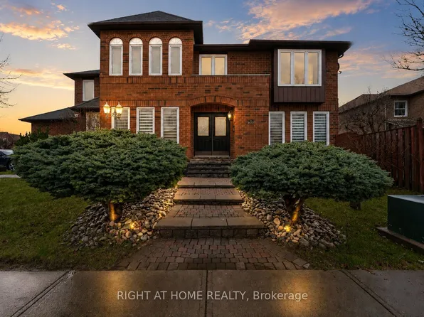 39 Banner Rd, Brampton, ON L6X 4K8