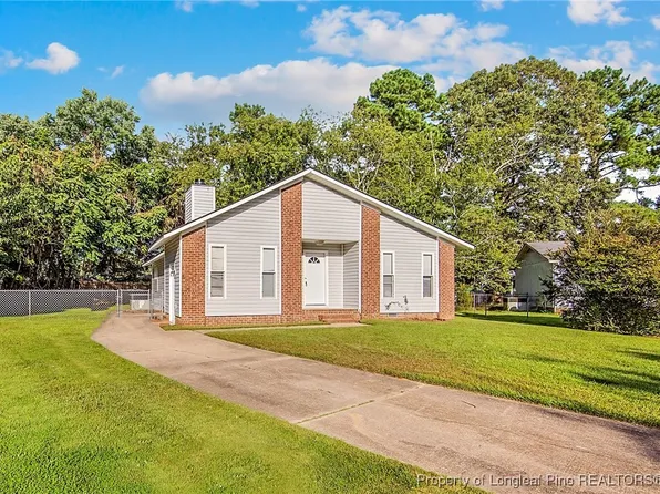 100 Lewiston Ct, Fayetteville, NC 28314