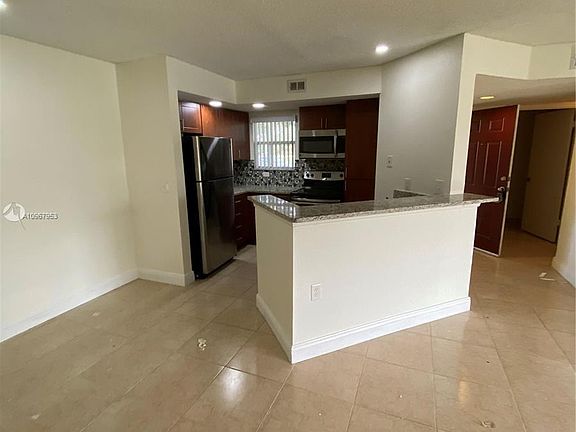 5th image of 12950 Vista Isles Dr APT 412