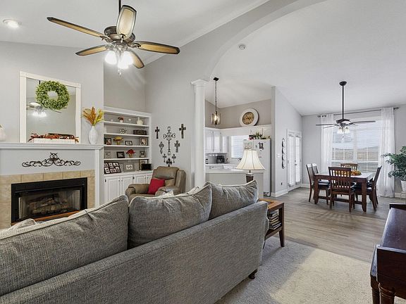 2nd image of 2728 Henderson Bayou Pl