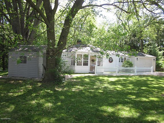 3rd image of 7623 Kingston Dr