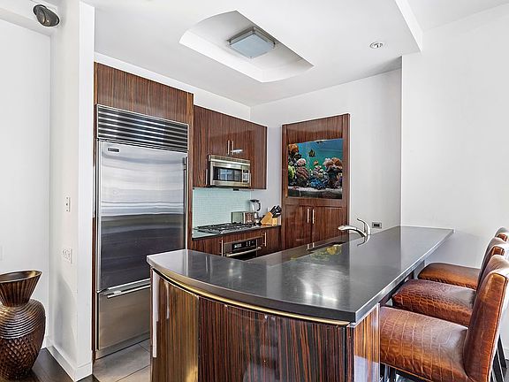 4th image of 325 5th Ave APT 12H
