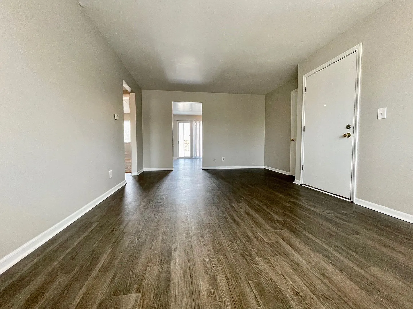 2 bed, 1.0 bath, $1,150 — Photo 2