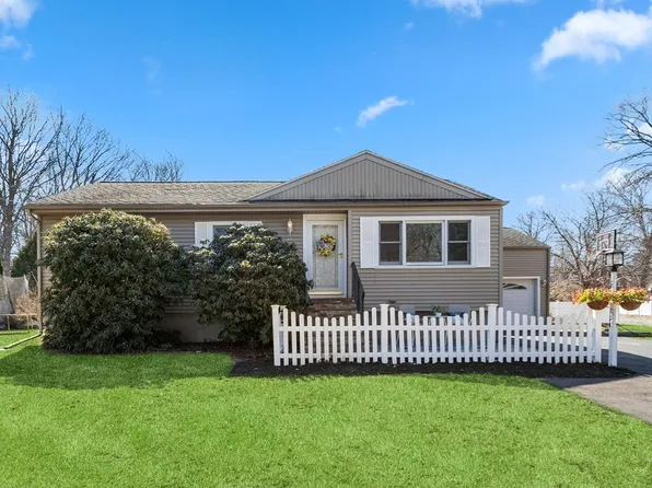 48 Bumble Bee Cir, Shrewsbury, MA 01545