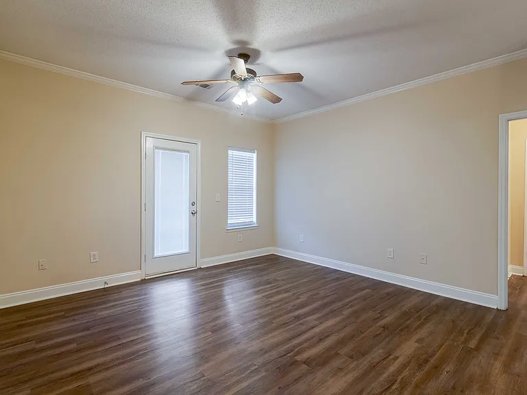 Bedford Parke Apartments — Photo 8