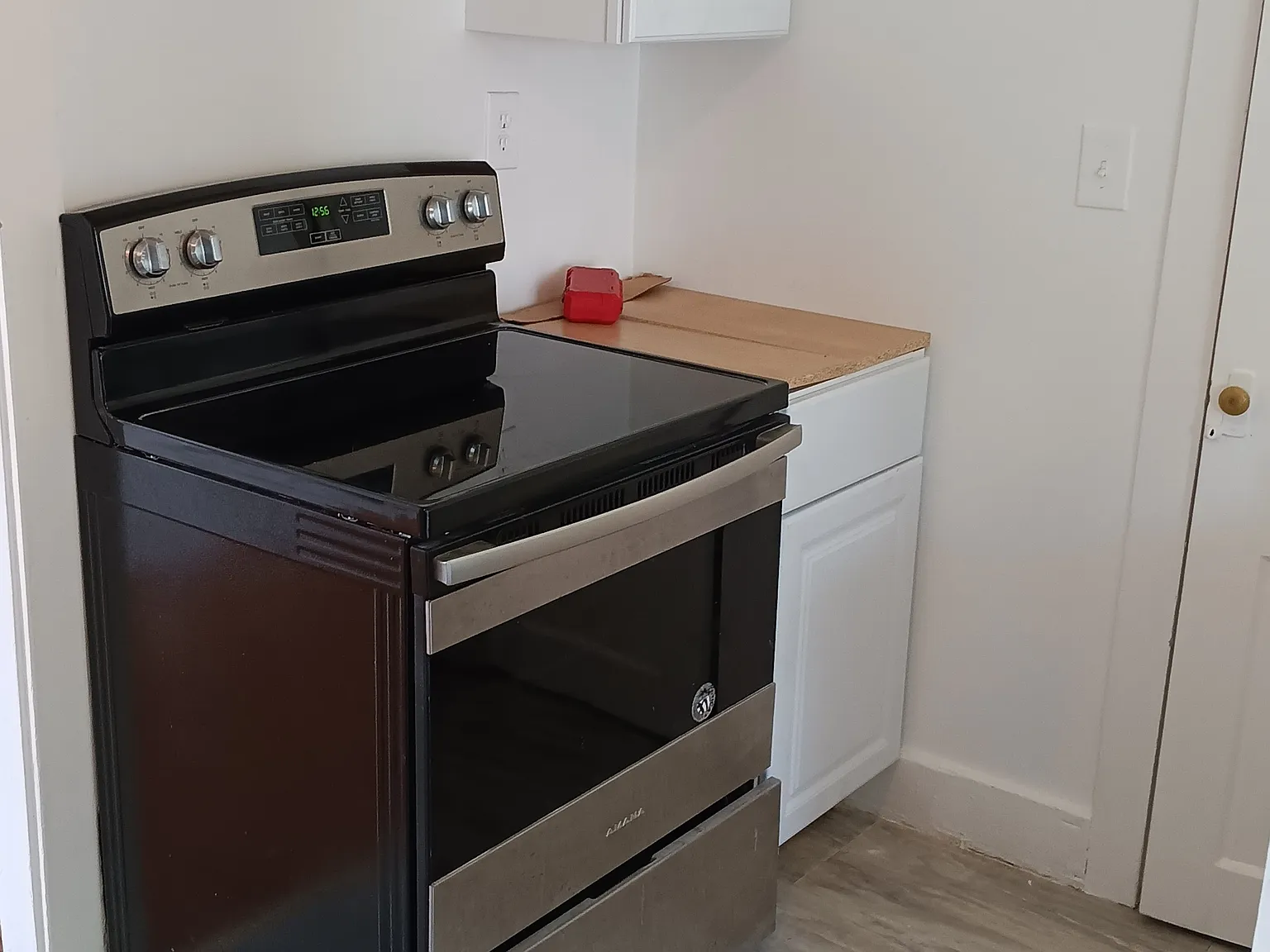 2 bed, 1100 sqft, $2,700 — Photo 2