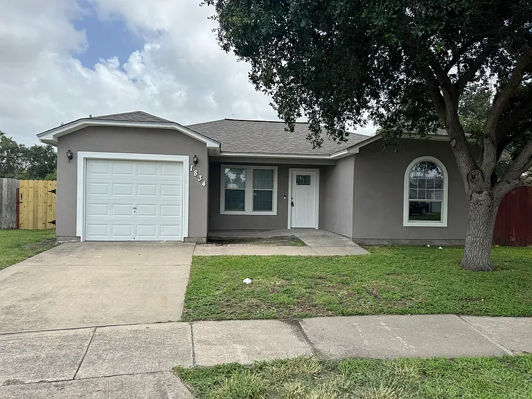 1834 Promise Ln — Photo 1