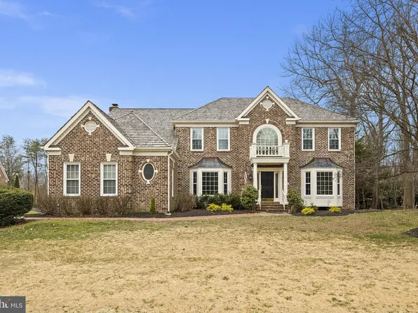3713 Washington Woods Dr, Alexandria, VA 22309