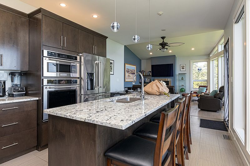 Saanich House for rent - 3 Bedrooms — photo 13