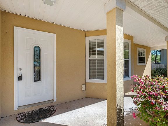 4th image of 5828 Doonesbury Ct