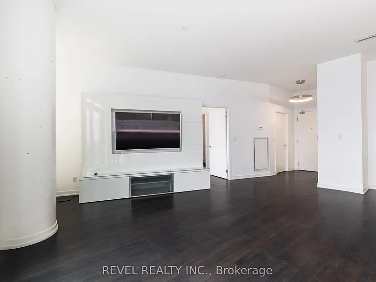 150 E Liberty St #Penthouse 3 — Photo 6
