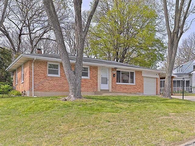 1st image of 875 Woodbine Dr