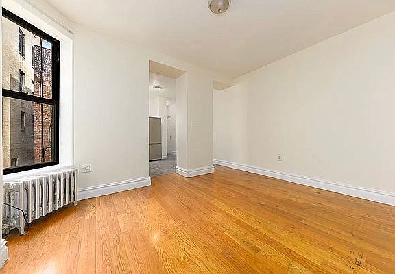 3rd image of 339 E 12th St APT 27