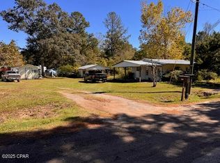 2611 Holmes Creek Rd, Vernon, FL 32462