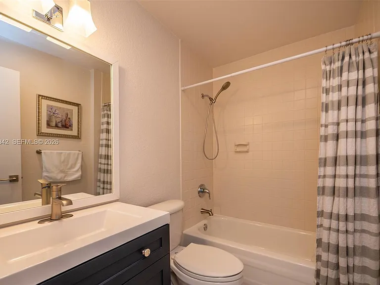 4702 SW 67th Ave #O7 — Photo 23