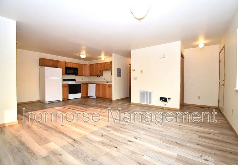 2491 Wheeler Dr #B — Photo 3