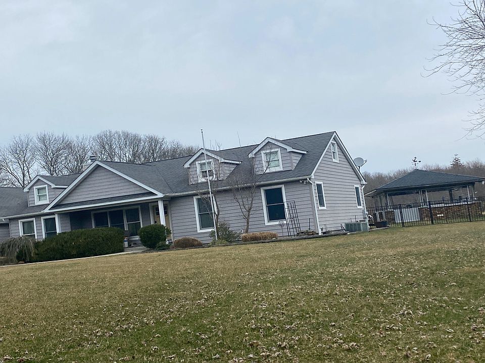 158 South St, Manorville, NY 11949 Zillow