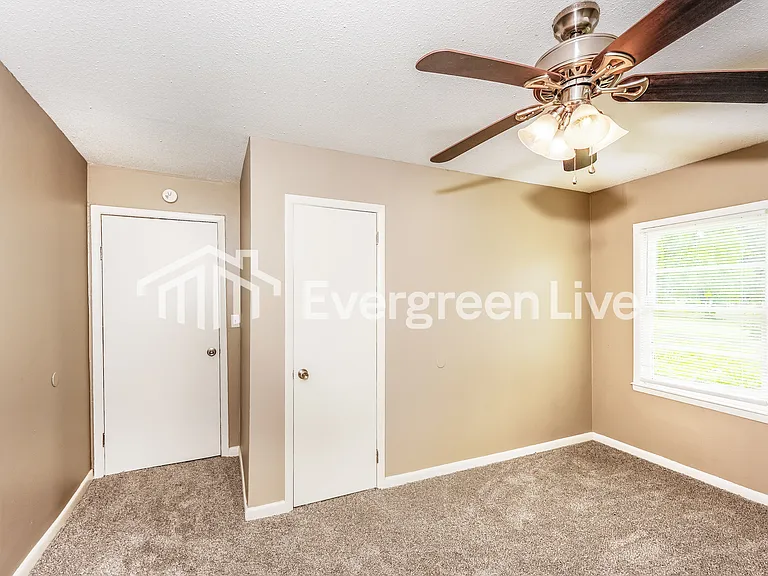 1635 Cherry Ave — Photo 11