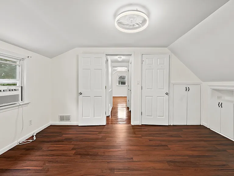 53 Oneida Ave — Photo 14