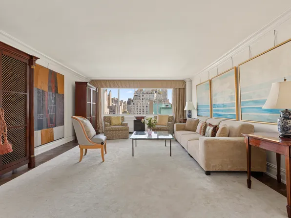 10 East 70th Street image 3 of 14