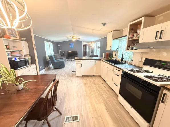 16 Fox Cross Lane, Northwood, NH 03261