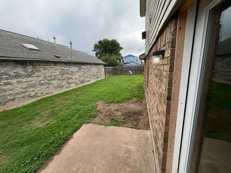 2124 Lonnie Ln — Photo 18