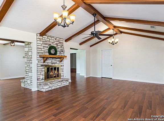 5th image of 3202 Oneida Dr