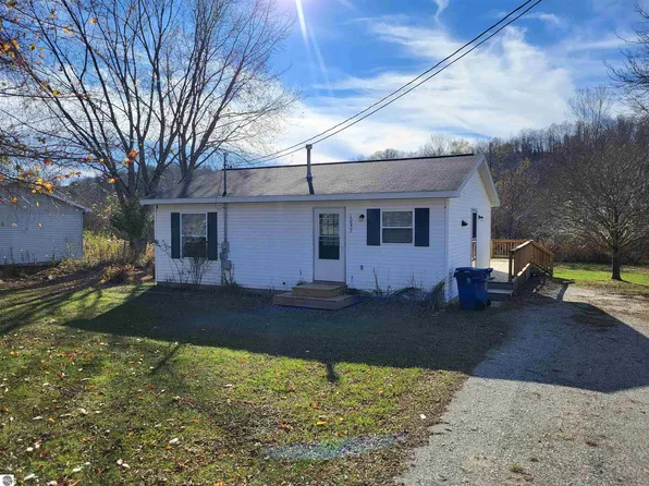 10927 Cedar St, Honor, MI 49640