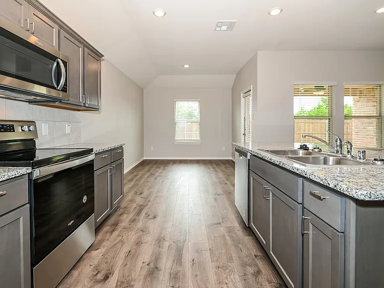 2618 Saldana Dr — Photo 7