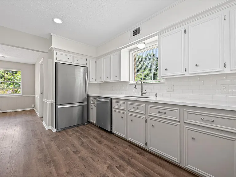 105 Glenmora Ct — Photo 18