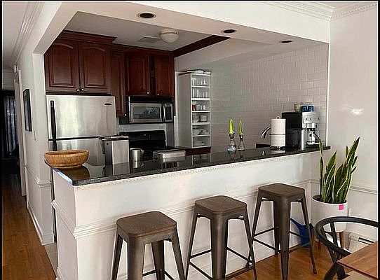 3rd image of 3031 36th St APT 2