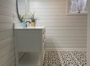 293 Valley Rd, North Branford, CT 06471