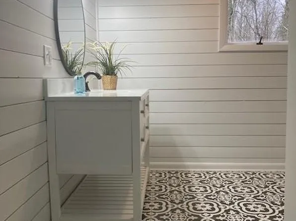 293 Valley Road, North Branford, CT 06471