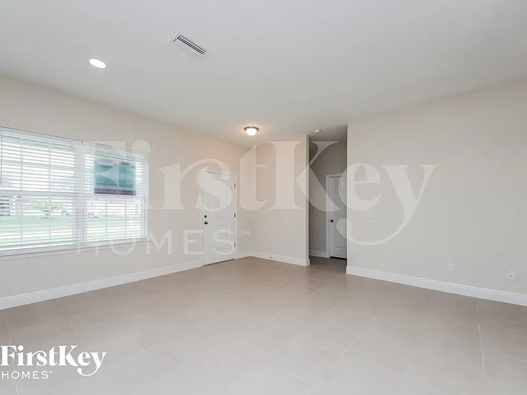 510 Magpie Ln — Photo 3