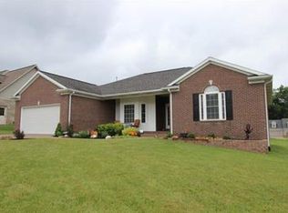 2711 Meadowcrest Dr, Newburgh, IN 47630