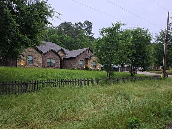 3rd image of 3916 Pine Tree Rd