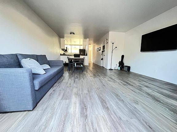 2nd image of 4998 Ponderosa Way