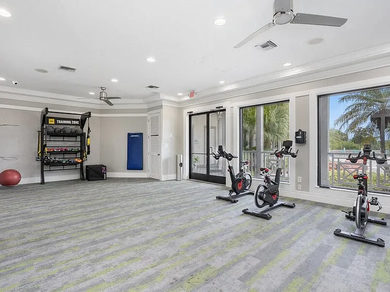 Veranda at Westchase — Photo 14